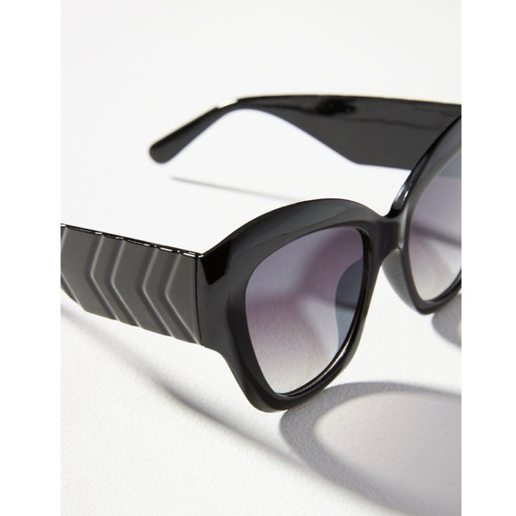 NWT ANTHRO Oversized Cat Eye Sunglasses (black) - Picture 3 of 8